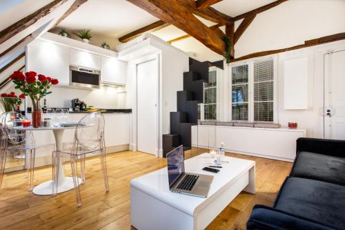 Appartement CMG Concorde/ Madeleine 4 Rue Saint-Florentin Paris