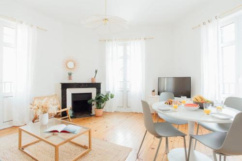 Appartement COACHELLA Cozy 2 bedrooms apartment in famous St Charles Area 2 Rue d'Alsace 2e étage Biarritz