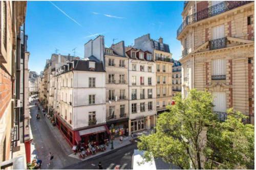 Appartement Coeur de Montorgueil angle Tiquetonne ensoleillé 54 Rue Tiquetonne Paris