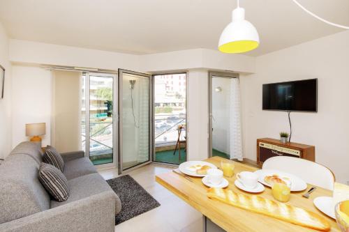 Appartement Colline Azur YourHostHelper 15 Rue St Dizier Cannes