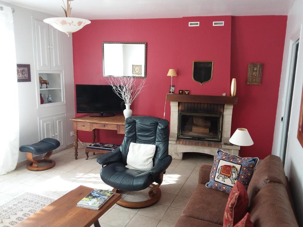 Maison de vacances Colourful well equipped 2-Bed House in Le Vigeant 31 Route du 4 Aout, 86150 Le Vigeant