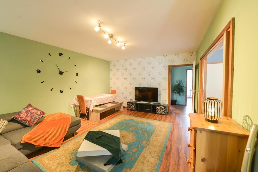 Appartement Comfortable 3 Room apartment, ideal for Messe fair 6 Wülferoder Straße, 30880 Hanovre