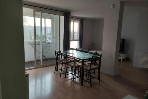 Appartement Comfortable 67m with small loggia in Avignon 27 Av. de la Trillade Avignon