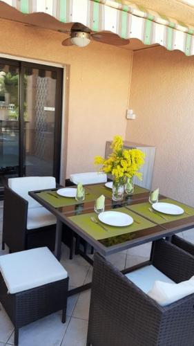 Comfortable Air Conditioned Studio With Terrace Bandol france