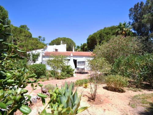 Maison de vacances Comfortable and spacious, 4 bedroom traditional Villa  Almancil