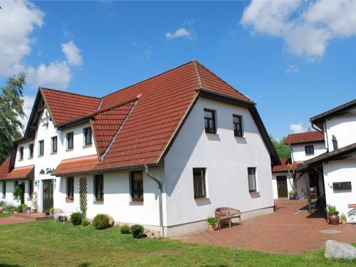 Comfortable apartment in Dargun Mecklenburg with Garden Barlin allemagne