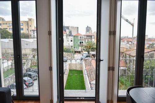 Appartement Comfortable&Central w/balcony-9 min walk Trindade 274 Rua dos Mártires da Liberdade 3º tras. Porto