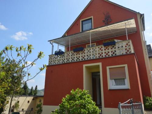 Comfortable flat with view of the Moselle valley and vineyards and garden Bremm allemagne