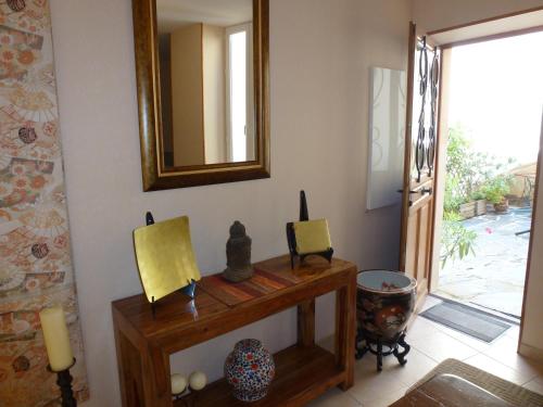 Comfortable Gite (2) in attractive Languedoc Village Magalas france