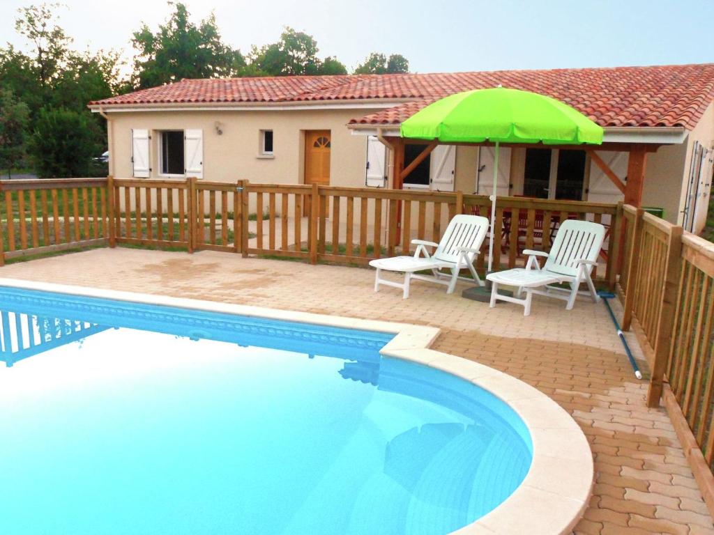 Maison de vacances Comfortable ground floor holiday home with covered terrace , 16480 Brossac