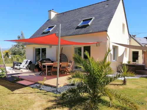 Comfortable seaside cottage with jacuzzi Plounévez-Lochrist france