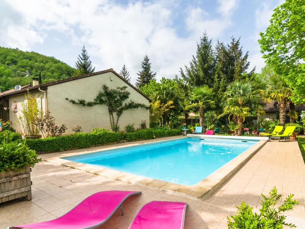 Maison de vacances Comfy holiday home in Esp re with private pool , 46090 Calamane