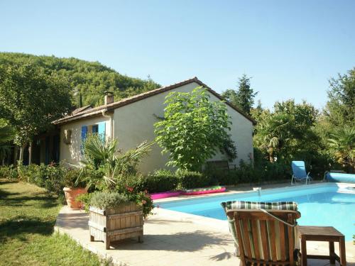 Comfy holiday home in Esp re with private pool Calamane france