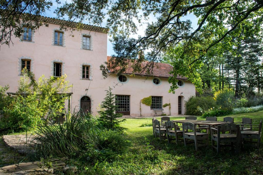 Séjour chez l'habitant Commanderie de Peyrassol- Bastide de La Rouvière rn7, 83340 Flassans-sur-Issole