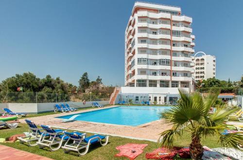 Completely renovated apt ☼ pool, parking, balcony Portimão portugal