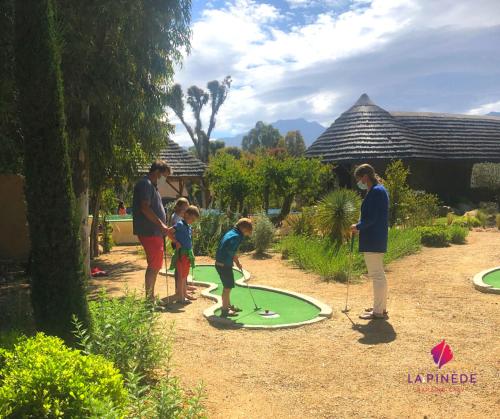 Camping La Pinède