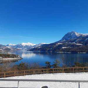 Complexe hôtelier Le Clos de l'Ecrin du Lac Anciennement les Hyvans 05230 Chorges Provence-Alpes-Côte d\'Azur