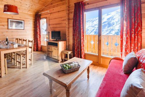 Skissim Select - Chalets Le Grand Panorama II 3* by Travelski