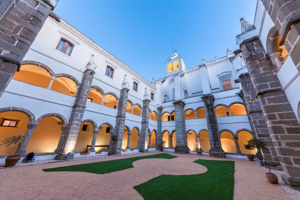 Hôtel Convento do Espinheiro, Historic Hotel & Spa Canaviais, 7005-839 Évora