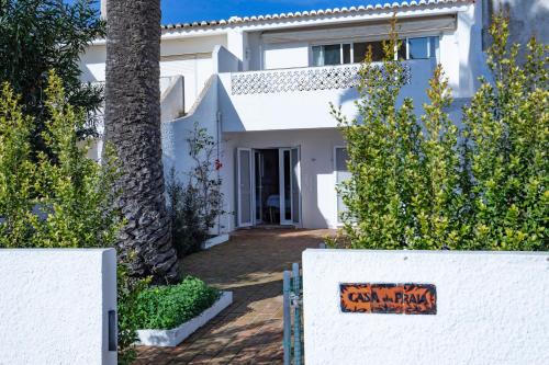 CoolHouses Algarve Luz, stylish 3 bed townhouse, fully renovated, spacious private patio, walking distance to beach, Casa da Praia Luz portugal