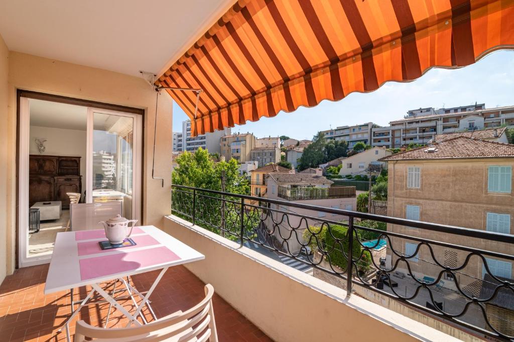 Appartement COPACABANA appartement 2 chambres 4ème étage 36 Avenue Jean de Lattre de Tassigny, 06400 Cannes