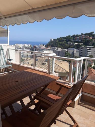 Coquet appartement avec terrasse sur la mer Roquebrune-Cap-Martin france