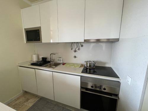 Appartement Costa 011 Avenida 1º de Maio 27, 2ºF Almada