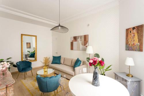 Cosy 2 bedrooms 1 bathroom apartment - Monceau Paris france