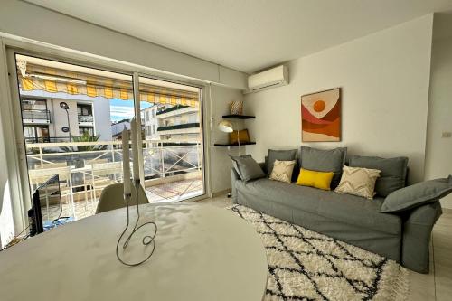 Cosy 2-room apartment with terrace Cannes Center LIVE IN Mayflower Cannes france