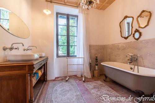 Appartements Cosy a la campagne Domaine de ferrals Caserne de ferrals mondalazac Solsac