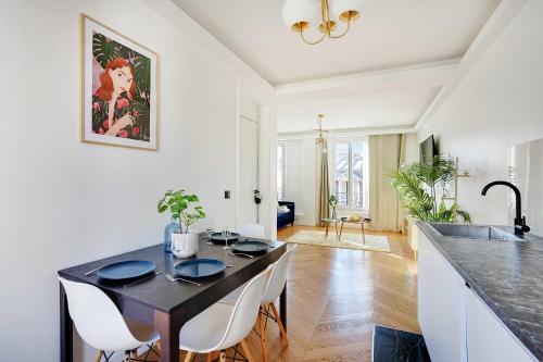 Cosy Apartment 2BR6P apartment - Tour Eiffel Champs de Mars Paris france