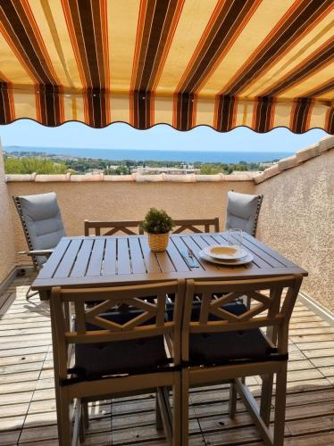Appartement COSY apartment with BEAUTIFUL SEA VIEW Résidence Aigues Marines,  200 Rue Richelieu Bandol