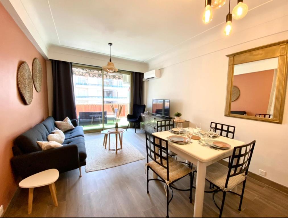 Appartement Cosy Californie 156 Avenue de la Californie, 06200 Nice