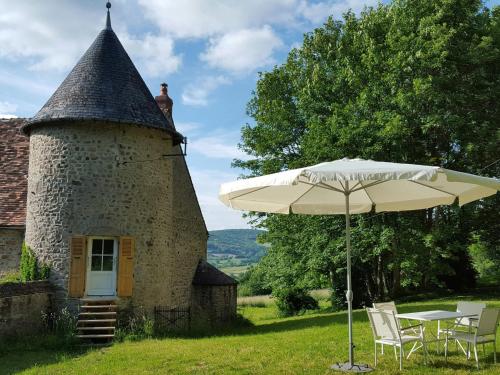 Cosy Castle in Onlay with Swimming Pool Onlay france