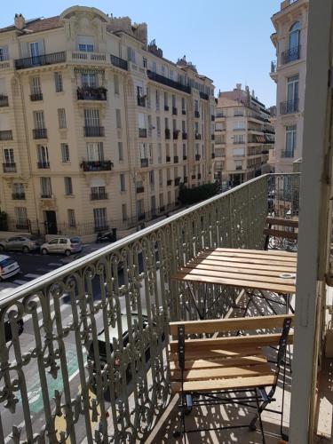 Cosy central studio Nice Rossini large balcony Nice france