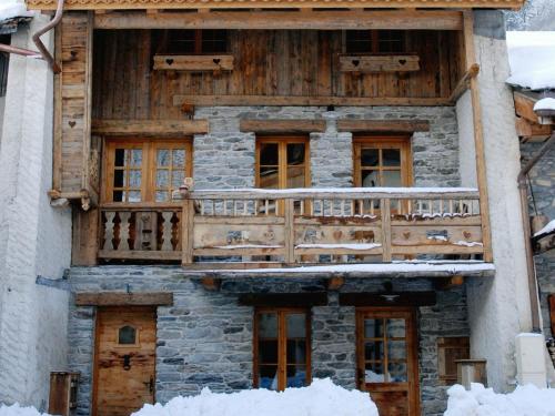 Cosy Chalet in Champagny-en-Vanoise near Ski Area Le Villard france