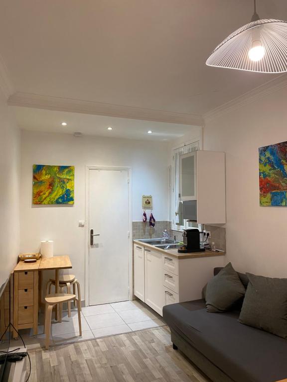 Appartement Cosy, charming apartment with courtyard 153 Rue de Bagnolet, 75020 Paris