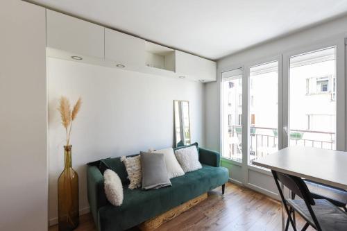 Cosy flat w balcony at the heart of Paris nearby Canal St Martin - Welkeys Paris france