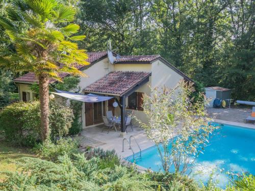 Maison de vacances Cosy gite with private pool in beautiful surroundings  Saint-Martin-le-Redon