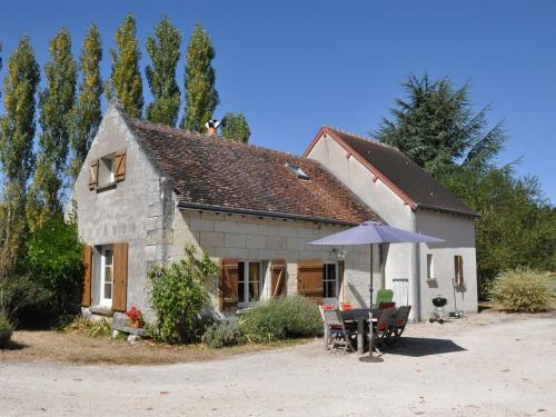 Cosy holiday home in Montrichard with shared pool Bourré france