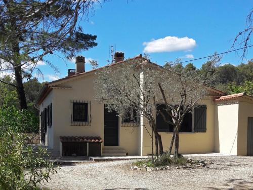 Maison de vacances Cosy holiday home in Saint Antonin Du Var with pool  Masseboeuf