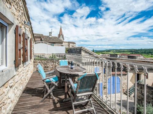 Cosy Holiday Home in Saint Laurent de Carnols with Balcony Saint-Laurent-de-Carnols france