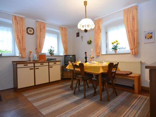 Cosy holiday home in the Upper Palatinate Forest with a fenced garden and seating corner Stadlern allemagne