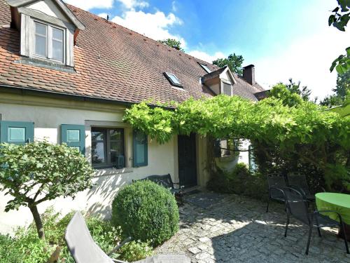 Maison de vacances Cosy holiday home with gazebo on the edge of the forest  Weißenburg in Bayern