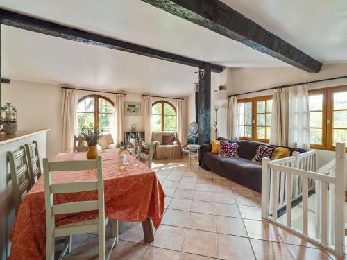 Maison de vacances Cosy house with spectacular views and private pool  Touffailles