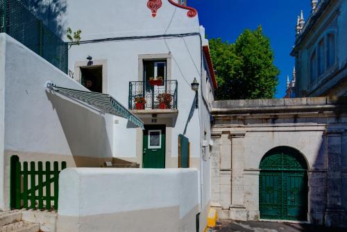 Cosy studio by the Flea Market and Tram 28 Lisbonne portugal