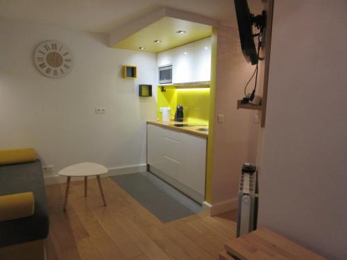 Cosy Studio of 17 square meters at Place Monge 75005 Paris france