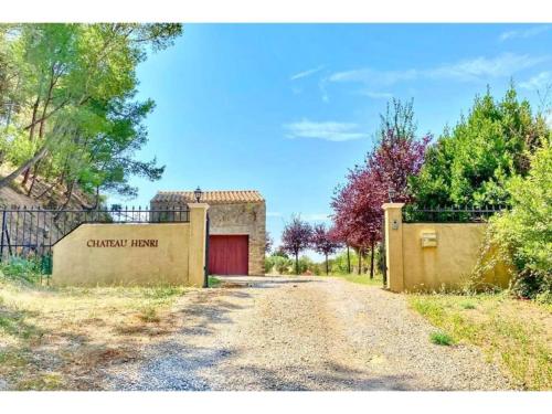 Cosy Villa in Montbrun des Corbieres with Jacuzzi Montbrun-des-Corbières france