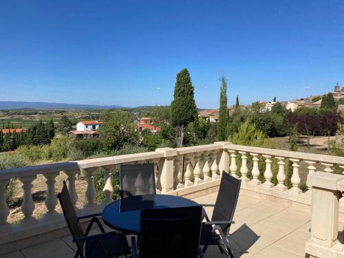 Villa Cosy Villa in Montbrun des Corbieres with Jacuzzi  Montbrun-des-Corbières