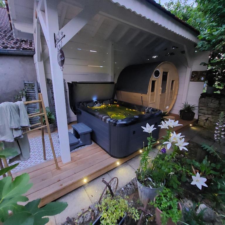 Maison de vacances Côté Jardin, Spa privatif 8 Rue du Four Banal, 70110 Saint-Sulpice